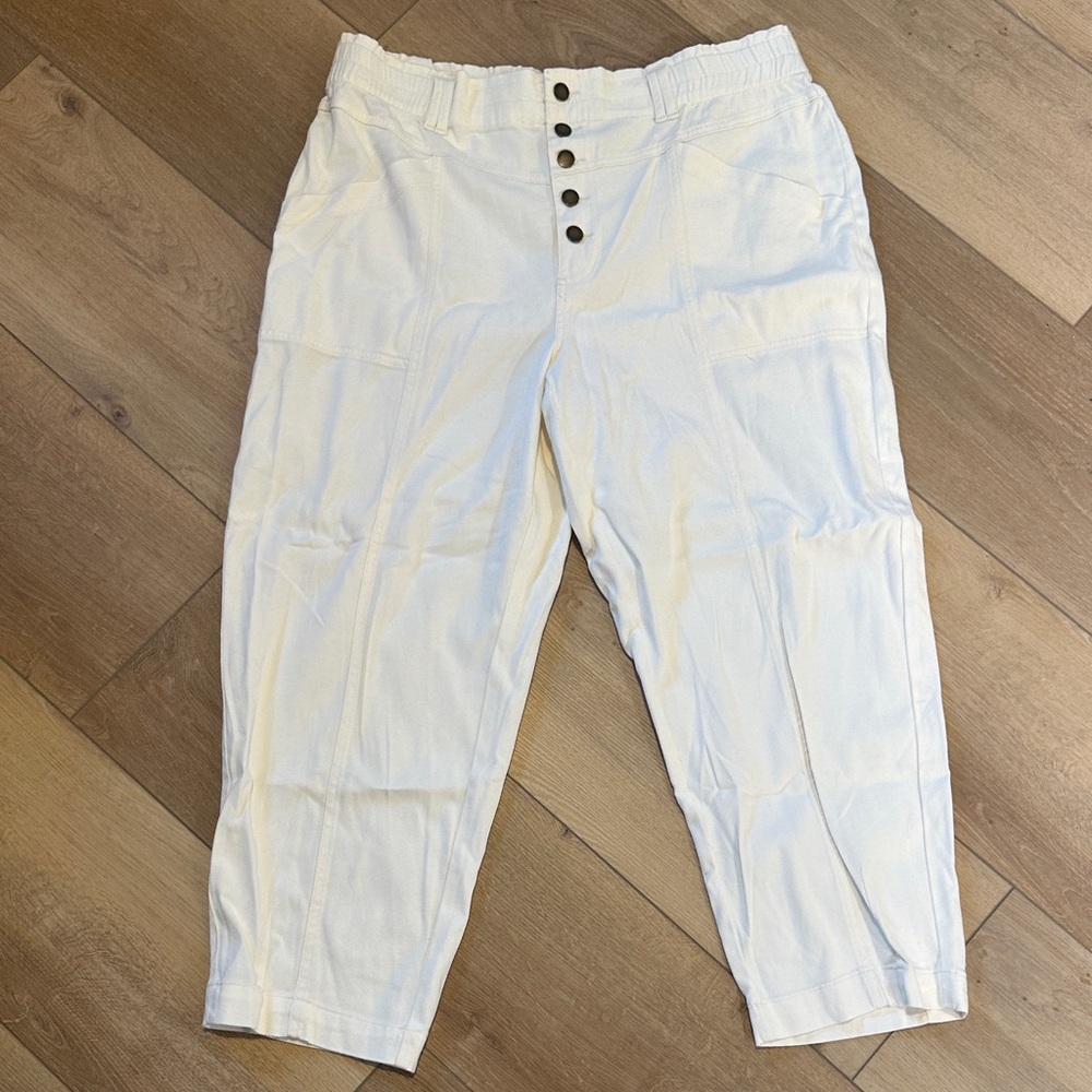 Cream Knox Rose Size XL Capris